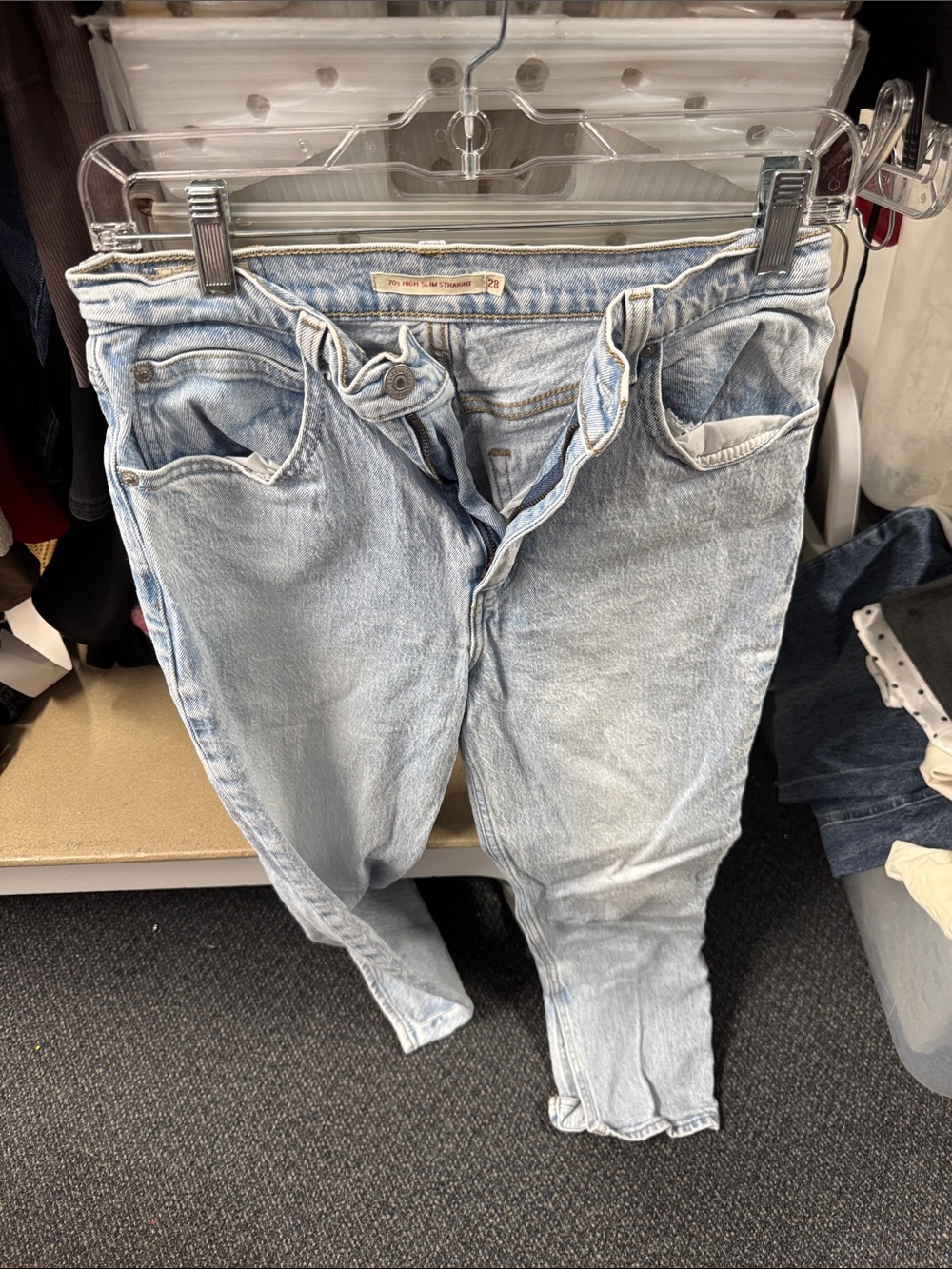 Levi Strauss 70s high slim straight jean size 28 // 071237